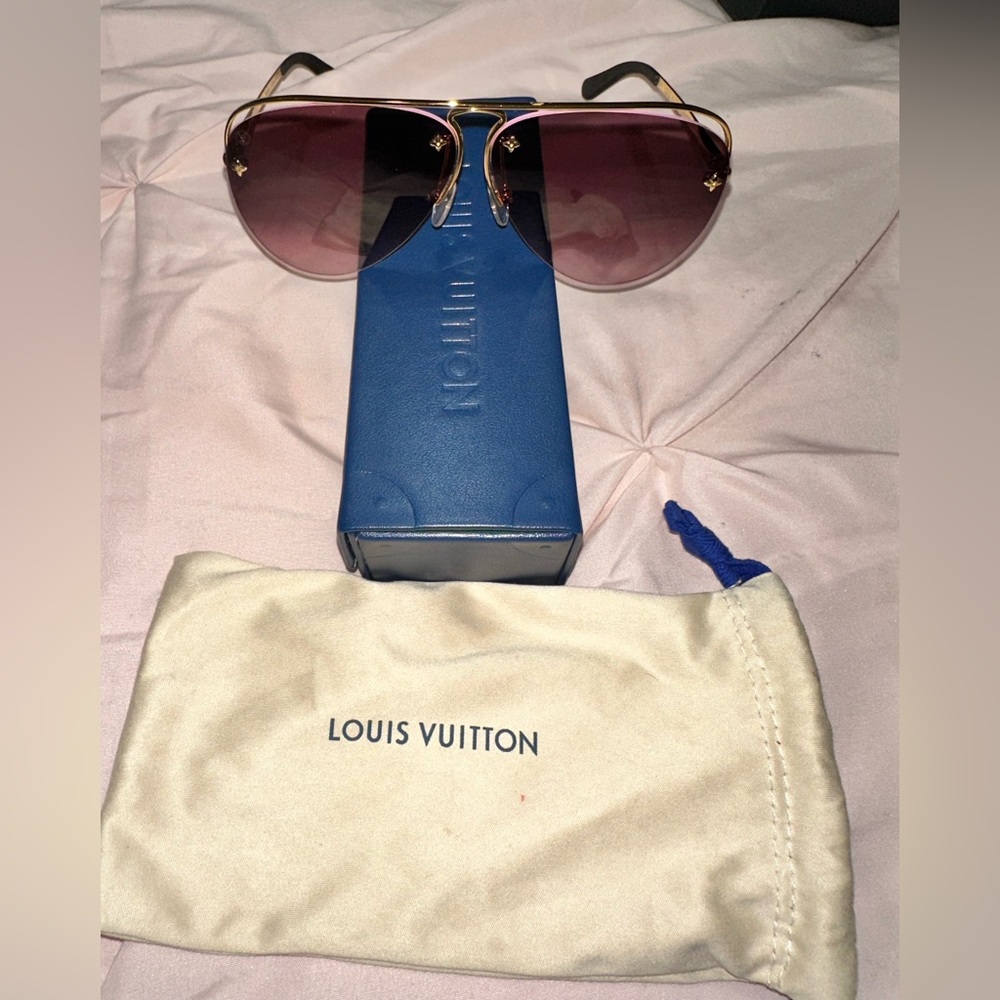 Louis Vuitton AUTHENTIC Sunglasses! Worn once!